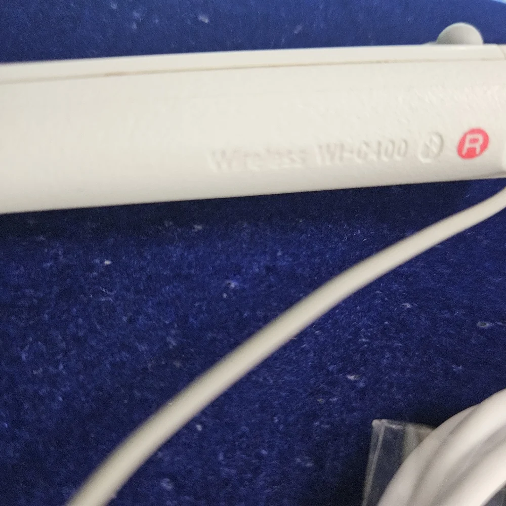 Sony White Wireless Headset with Adjustable Fit
